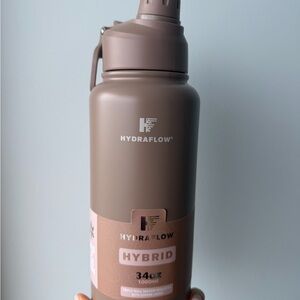 Hydraflow Hybrid Water Bottle in Taupe